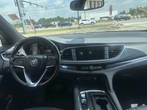 Used 2023 Buick Enclave Essence AWD/4WD image 21