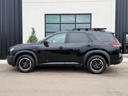 Used 2023 Nissan Pathfinder Rock Creek AWD/4WD image 2