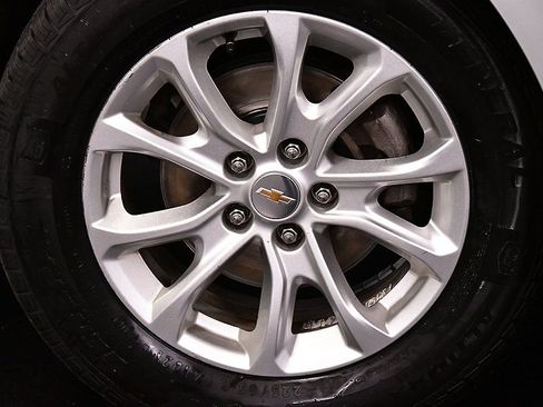 Used 2018 Chevrolet Equinox LT image 9