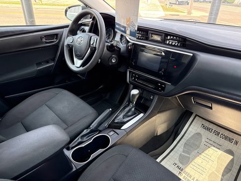 Used 2019 Toyota Corolla LE FWD image 13