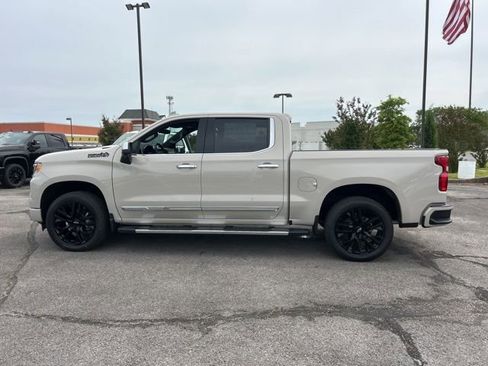 New 2026 Chevrolet Silverado 1500 High Country w/ High Country Premium Package AWD/4WD image 6