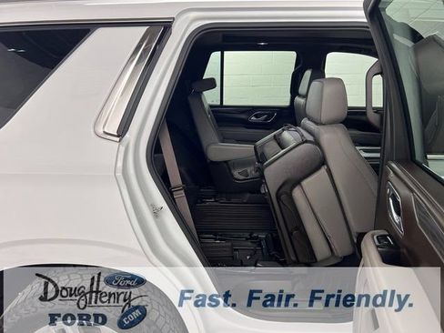 Used 2022 GMC Yukon SLT w/ SLT Premium Package image 41