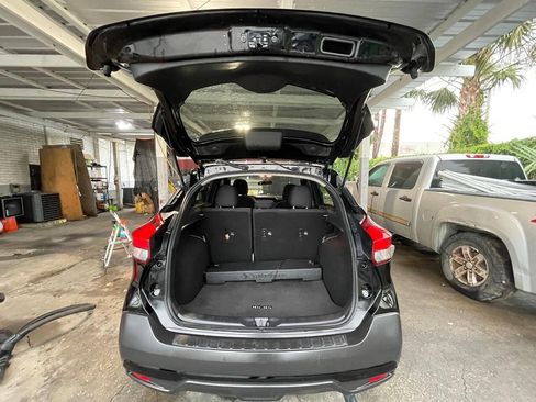 Used 2019 Nissan Kicks SR w/ Exterior Package FWD image 12