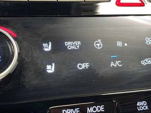 Used 2025 Hyundai Santa Fe Limited AWD/4WD image 43