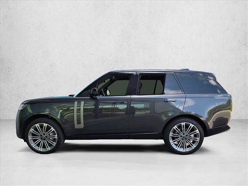 Used 2025 Land Rover Range Rover SE AWD/4WD image 8