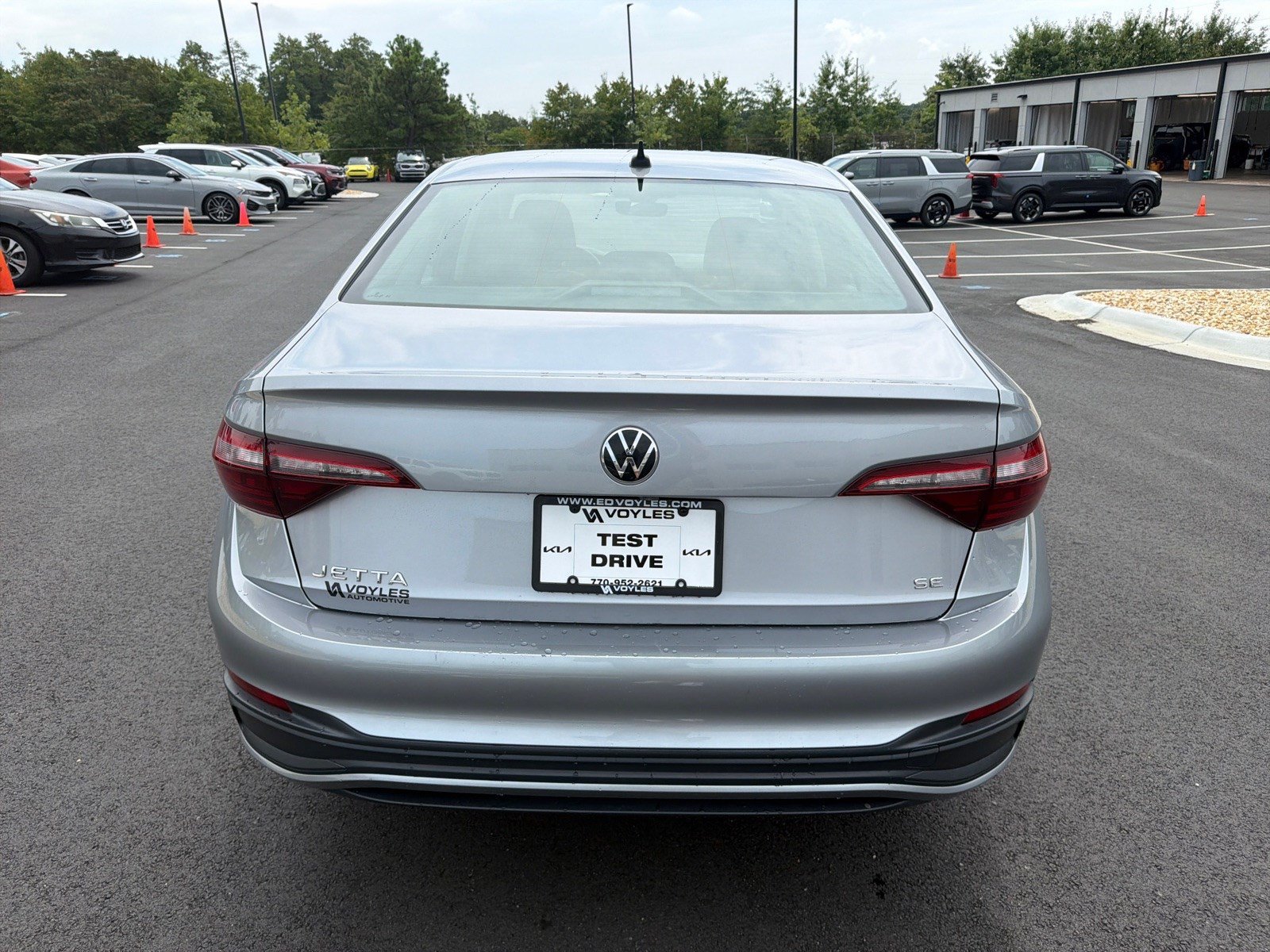 Used 2024 Volkswagen Jetta SE FWD image 6