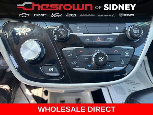 Used 2020 Chrysler Voyager Lxi FWD image 21