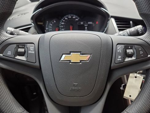 Used 2022 Chevrolet Trax LT AWD/4WD image 30