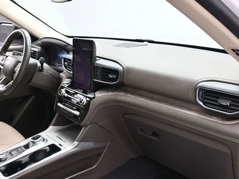 Used 2023 Ford Explorer Platinum w/ Technology Package image 30