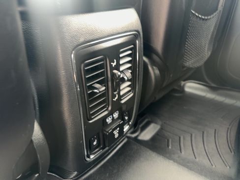 Used 2018 Jeep Grand Cherokee Limited AWD/4WD image 13