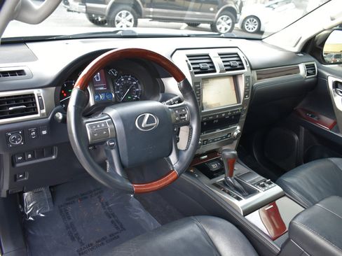 Used 2015 Lexus GX 460 image 10