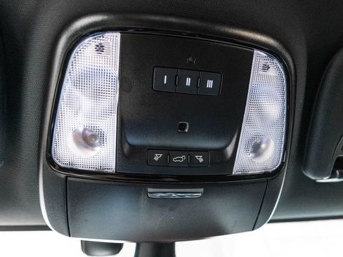 Used 2021 Dodge Durango SRT Hellcat w/ Technology Group AWD/4WD image 31