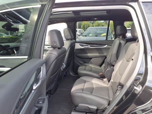 Certified 2024 Cadillac XT6 Premium Luxury w/ LPO, Floor Liner Package AWD/4WD image 18