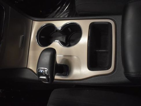 Used 2014 Jeep Grand Cherokee Laredo w/ Quick Order Package 23E AWD/4WD image 27