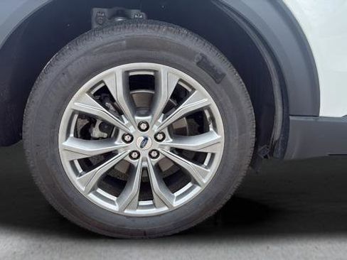 Used 2022 Ford Explorer Limited w/ Equipment Group 301A image 34