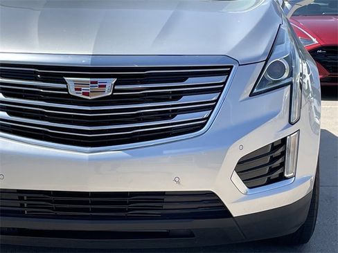 Used 2018 Cadillac XT5 Luxury w/ Driver Awareness Package image 8