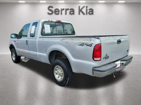 Used 2003 Ford F250 4x4 SuperCab Super Duty image 3