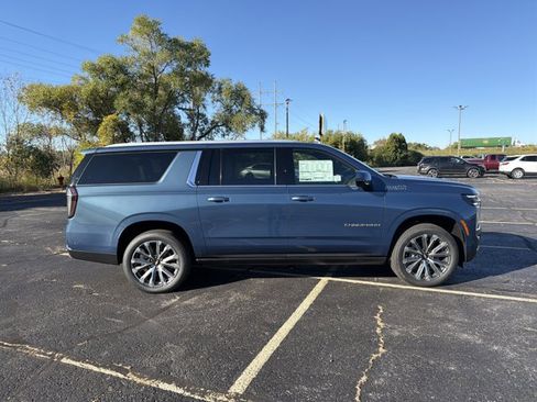 New 2026 Chevrolet Suburban High Country image 4
