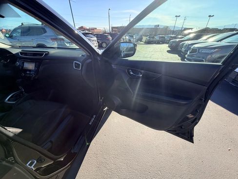Used 2016 Nissan Rogue SL w/ SL Premium Package image 20