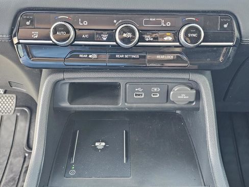 Certified 2024 Honda Pilot Touring image 32
