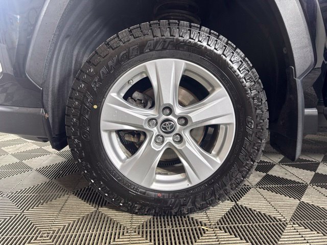 Used 2019 Toyota RAV4 XLE w/ Convenience Package AWD/4WD image 10