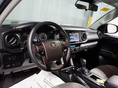 Certified 2022 Toyota Tacoma SR AWD/4WD image 11