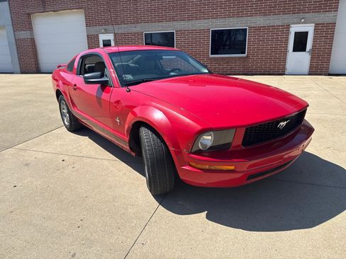 Used 2006 Ford Mustang Coupe image 3