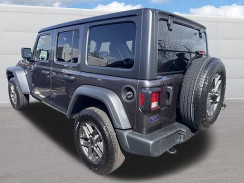 Used 2025 Jeep Wrangler Unlimited Sport AWD/4WD image 3