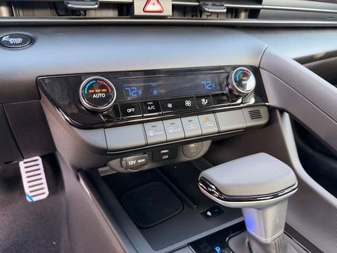 New 2026 Hyundai Elantra Sport FWD image 18