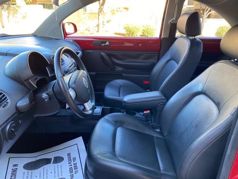 Used 2009 Volkswagen Beetle Coupe image 29