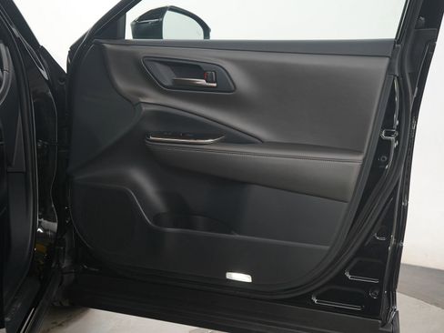 Used 2026 Toyota Crown Nightshade image 9