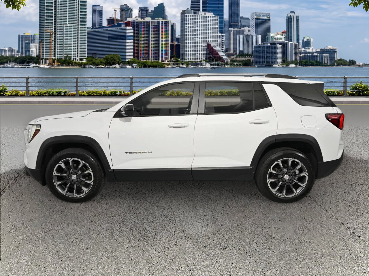 Used 2025 GMC Terrain Elevation w/ Elevation Premium Package AWD/4WD image 2