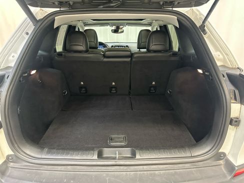 Used 2019 Jeep Cherokee Limited w/ Luxury Group AWD/4WD image 25