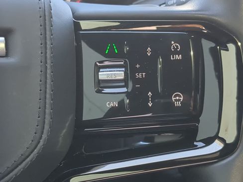 Certified 2025 Land Rover Range Rover Velar Dynamic SE AWD/4WD image 26