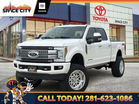 Used 2019 Ford F250 Platinum w/ Platinum Ultimate Package AWD/4WD image 1