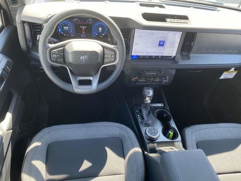 New 2025 Ford Bronco 4-Door AWD/4WD image 9