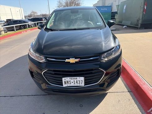 Used 2020 Chevrolet Trax LS w/ Tint and Cruise Package image 8