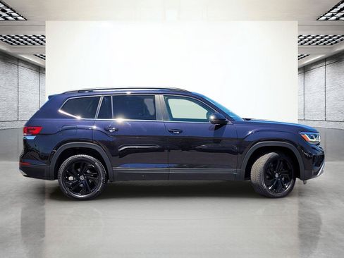 Certified 2023 Volkswagen Atlas SE w/ Black Wheel Package AWD/4WD image 5