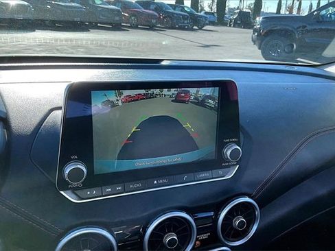 Certified 2025 Nissan Sentra SR image 13