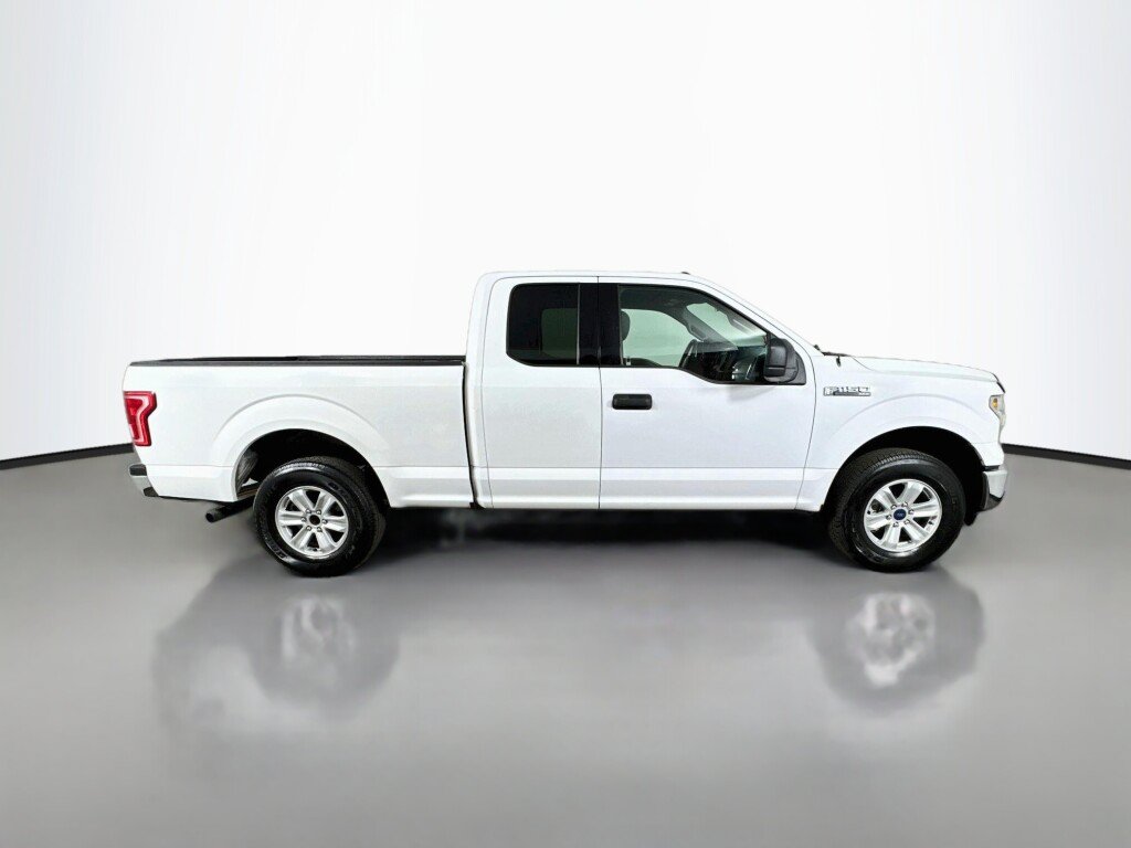 Used 2016 Ford F150 XLT AWD/4WD image 6