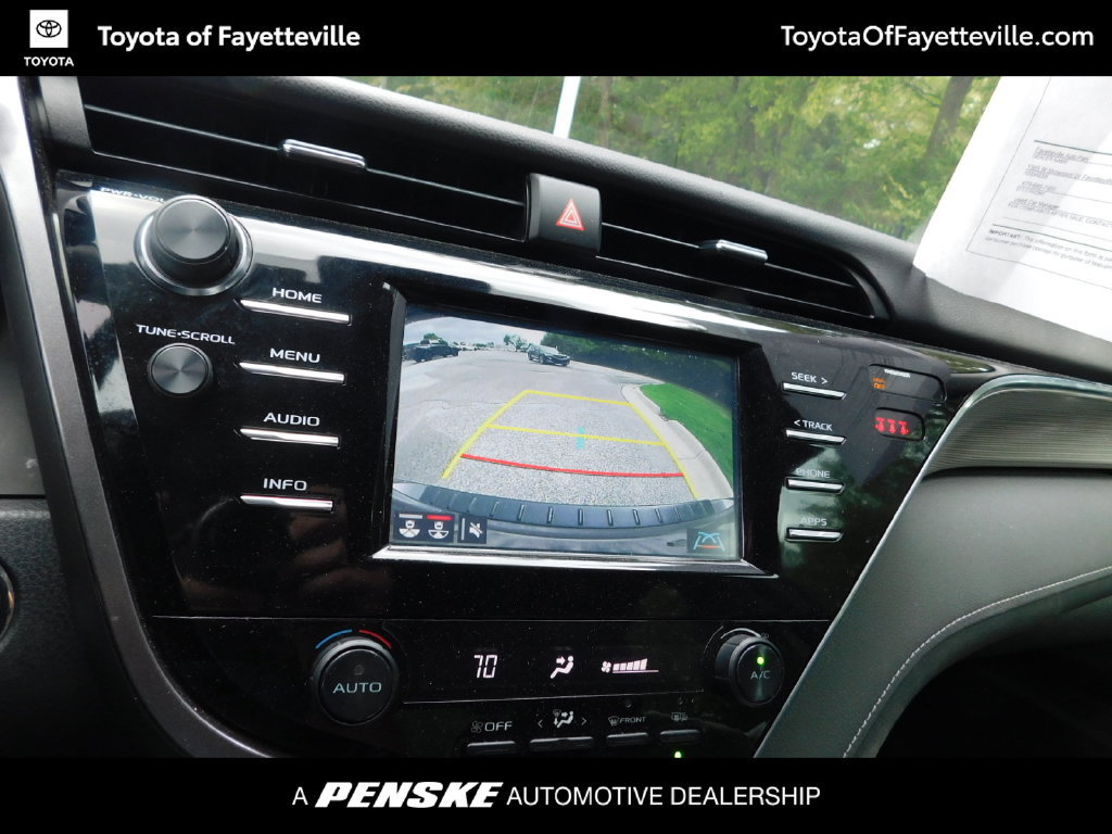 Used 2018 Toyota Camry SE w/ Convenience Package FWD image 4