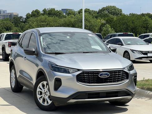 Used 2024 Ford Escape Active FWD image 2