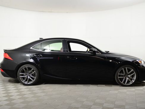 Used 2019 Lexus IS 300 AWD image 7