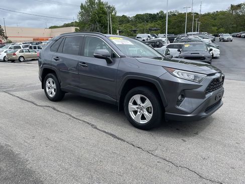 Used 2021 Toyota RAV4 XLE w/ Convenience Package AWD/4WD image 6