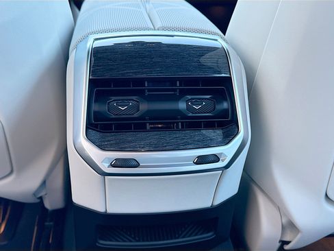 New 2026 BMW i7 xDrive60 w/ Premium Package image 20