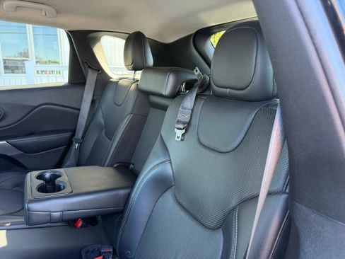 Used 2019 Jeep Cherokee Limited AWD/4WD image 33