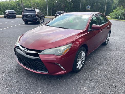 Used 2017 Toyota Camry SE FWD image 3
