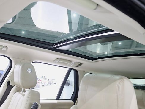 Used 2016 Land Rover Range Rover HSE image 33