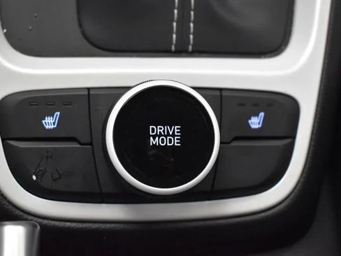 Used 2024 Hyundai Venue Limited FWD image 37