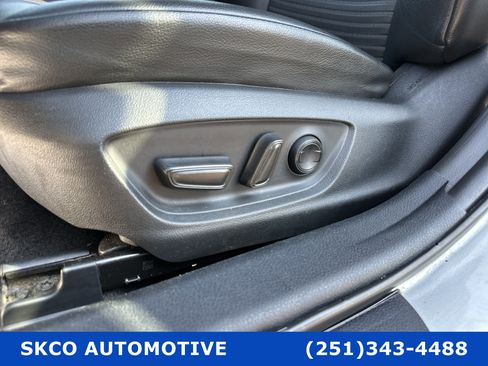 Used 2020 Toyota Camry SE image 28